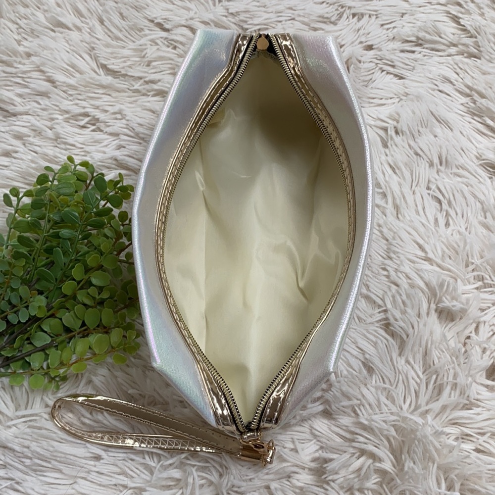 🎉HP🎉 Boutique Iridescent Makeup Bag 💗 White & Gold - Picture 9 of 14